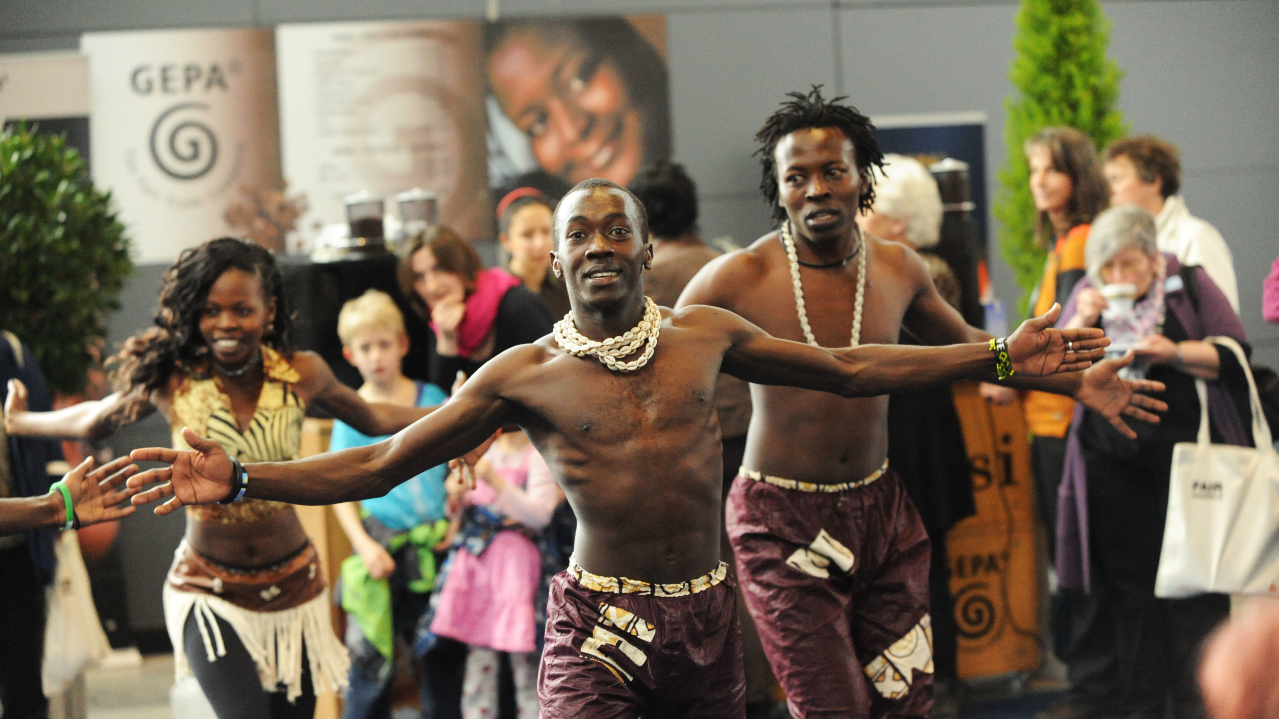 Theatergruppe Nairobi mit Darstellern