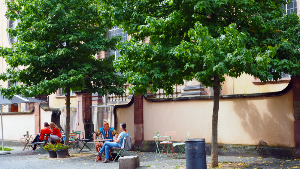 In der Türkenstraße lässt es sich verweilen. In der Türkenstraße lässt es sich verweilen.