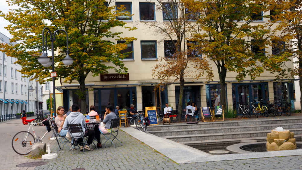 Gemütliches Eck: Der Cora-Eppstein-Platz Gemütliches Eck: Der Cora-Eppstein-Platz