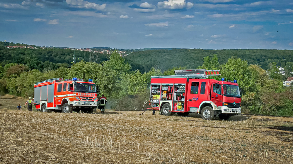 Freiwillige Feuerwehr im Einsatz Freiwillige Feuerwehr im Einsatz