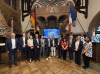 Festsaal mit Besuchern